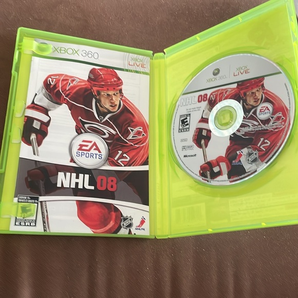 Xbox 360 EA Sports NHL 08 - Complete with Booklet NHL 08 NE #12487892 - Picture 8 of 13